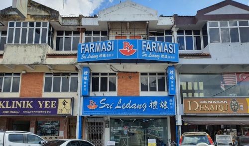 413-Farmasi-Sri-Ledang-Shop-3