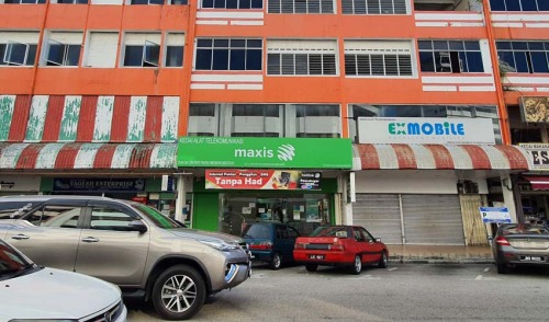 1215-Maxis-Centre-Shop-2